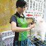 宠物店遭水淹 小狗笼里游泳（图） 动物世界