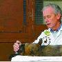 英国神奇兔子催眠师几秒钟让兔子睡着（图） 动物世界
