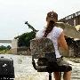 亚洲鲤鱼跳出水面痛击射鱼者脸部（图） 动物世界