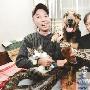 老夫妻家中养条蟒蛇 夜夜相伴入眠（图） 动物世界