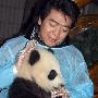 钢琴家郎朗出资五万元认养大熊猫（图） 动物世界