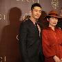 黄晓明与品牌高层                黄晓明出席代言活动 时尚_娱乐报道