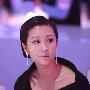 苗圃在晚宴上          苗圃黑裙大气走红毯 助阵慈善 时尚_娱乐报道