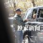 姜文和儿子交流（4 ／9张）         姜文和两儿子玩耍 明星_娱乐报道