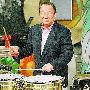 杜父Ollie Delfino曾是鼓手（3 ／5张）     杜德伟父 明星_娱乐报道