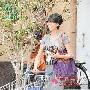 蔡少芬带女儿出行(图片来源21CN娱乐)（5 ／8张）唐宁 明星_娱乐报道