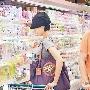 蔡少芬带女儿出行(图片来源21CN娱乐)（3 ／8张）蔡少 明星_娱乐报道