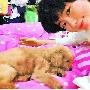 Selina的复健生活，每天有爱犬Pinky相陪      selina 明星_娱乐报道