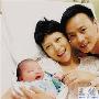 蔡少芬全家福        蔡少芬亮相上围暴涨 全家出游老 明星_娱乐报道