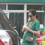 大肚潘蔚外出吃甜品        孙楠两任妻子出街 准妈潘 明星_娱乐报道
