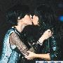 曝光明星同性激吻照 范冰冰舌吻女导演(组图)
