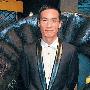 为避狗仔偷拍 十大男星的另类约会妙招(组图)