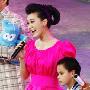 上海世博闭幕演出 谭晶成龙等牵手盲童助唱(图)