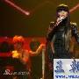 组图：张惠妹黑衣长发魅惑登场 新歌全球首唱