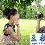 井柏然新歌曝MV花絮照 演失忆与女主角甜蜜互动