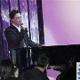 陈奕迅与周杰伦首度同台 赞周董有才：他不是人