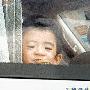Lucas车中偷看记者 张柏芝否认儿子接广告(图)