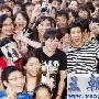 王力宏专辑改版签唱 得LOVE抱枕祈盼姻缘(图)
