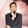 刘德华台北宣传新专辑 与陶子亲密互动(组图)