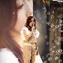 原子霏曝光新碟《花花世界》 现场翻唱《传奇》