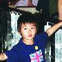 那英六岁爱子近照曝光 与同父异母妹妹感情要好