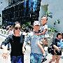 姜文公司回应打记者说：为保护孩子推阻镜头
