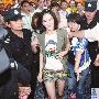 谢娜传婚讯后成都首露面 粉丝齐喊“张太太”