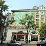 王伟忠签下“Hold住姐” 称喜剧界需要这样人才