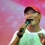 谢东吸毒被拘后首次现身 戒毒所内演唱《笑脸》