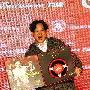陈奕迅携妻送女满脸不悦 星二代开学排场大