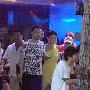 黄海波携女星周诗雅出行 两人大晒甜蜜(组图)