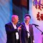 郭德纲走进校园义演 为园丁带来欢乐(图)