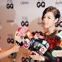 张静初亮相智族GQ庆典 大花连衣裙风情万种(图)