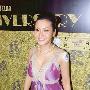 杨紫琼弟弟公园激吻 女主角：有穿裤没什么(图)