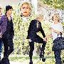 LadyGaga“踩高跷”现身 见爷爷最后一面(图)