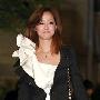 女星泽尻英龙华母亲称离婚问题去问她本人