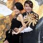 小S黑色洋装俯身秀性感 曝徐母听闻订婚大哭