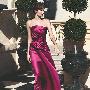 组图：朱莉登时尚杂志封面 紫色晚礼服显高雅气质