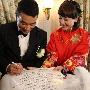 陈小春“爱情卖身契”首曝光 收入归老婆(组图)