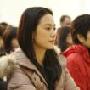 周韵素颜现身高校 低调助阵防治艾滋病活动(图)