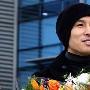 神话成员金东万退伍 为朝韩交火受害者捐款(图)