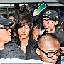 山下智久赴港粉丝疯狂接机 发生踩人意外(图)