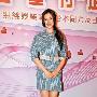 徐子淇宽松裙疑似怀孕 女儿跳舞老公忙拍照(图)