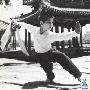 图：李连杰童年习武照曝光 动作有力眼神犀利