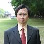 那英献唱不慎摔倒 坐舞台台阶当众出糗(组图)