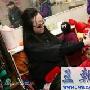 刘岩探访房山福利院 将提供艺术类师资支持(图)