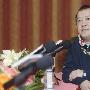 曾志伟为亡父举行火葬仪式 神情严肃需友人搀扶