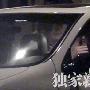 徐静蕾浑身酒气 与成龙车内热烈拥吻被拍(组图)