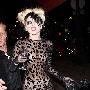 Lady Gaga穿豹纹透视装 性感亮相(组图)