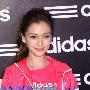 Angelababy追求黄晓明 经纪公司：蓄意抹黑
